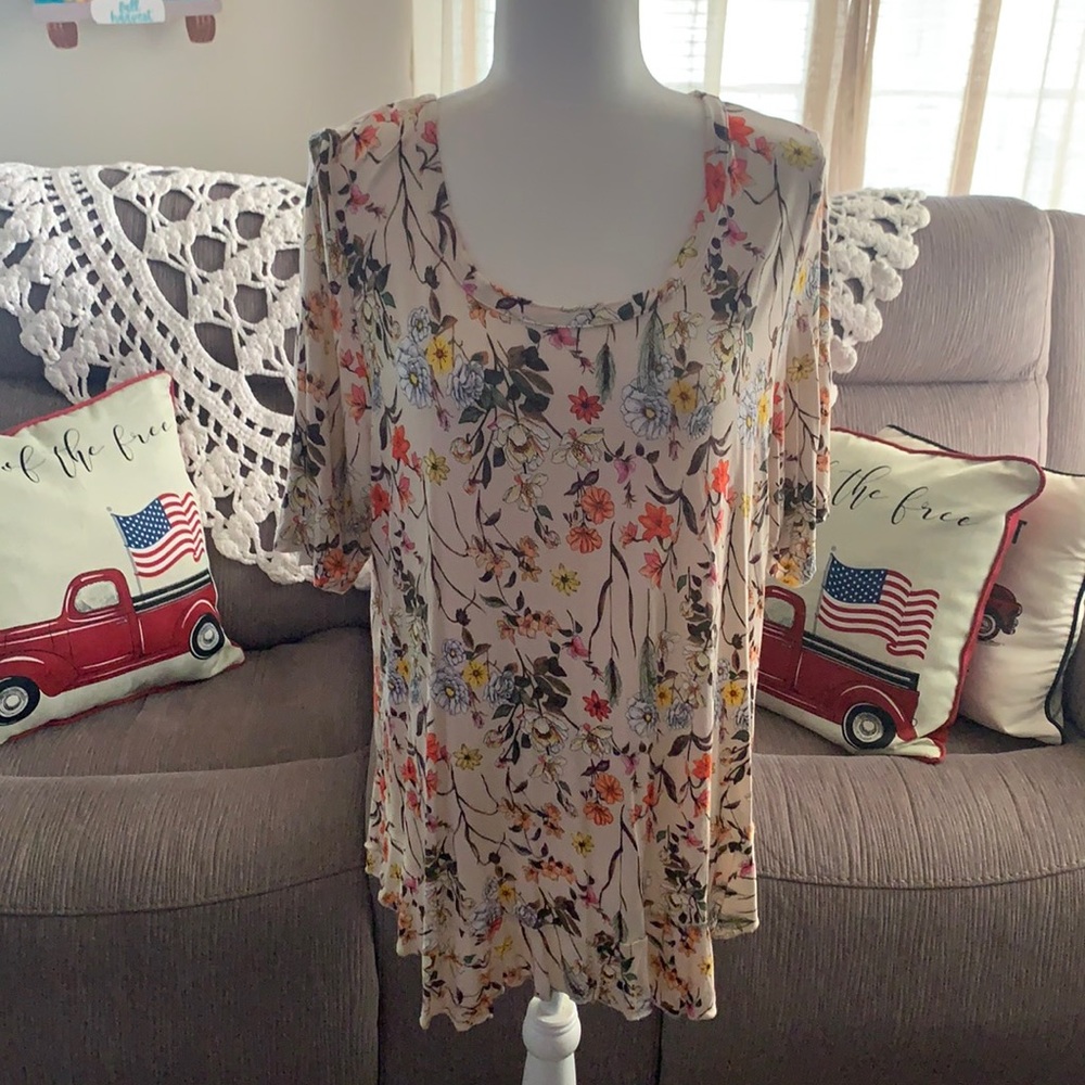 Women’s floral top
